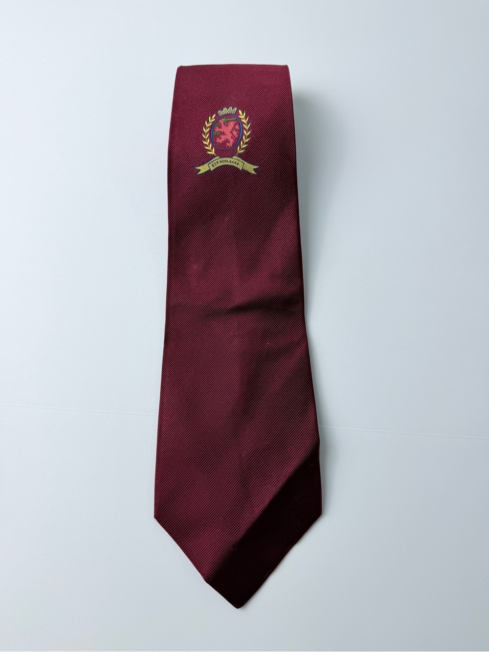 Tommy Hilfiger Men’s Burgundy Crest Logo Silk Neck Tie Classic Designer Wide Tie